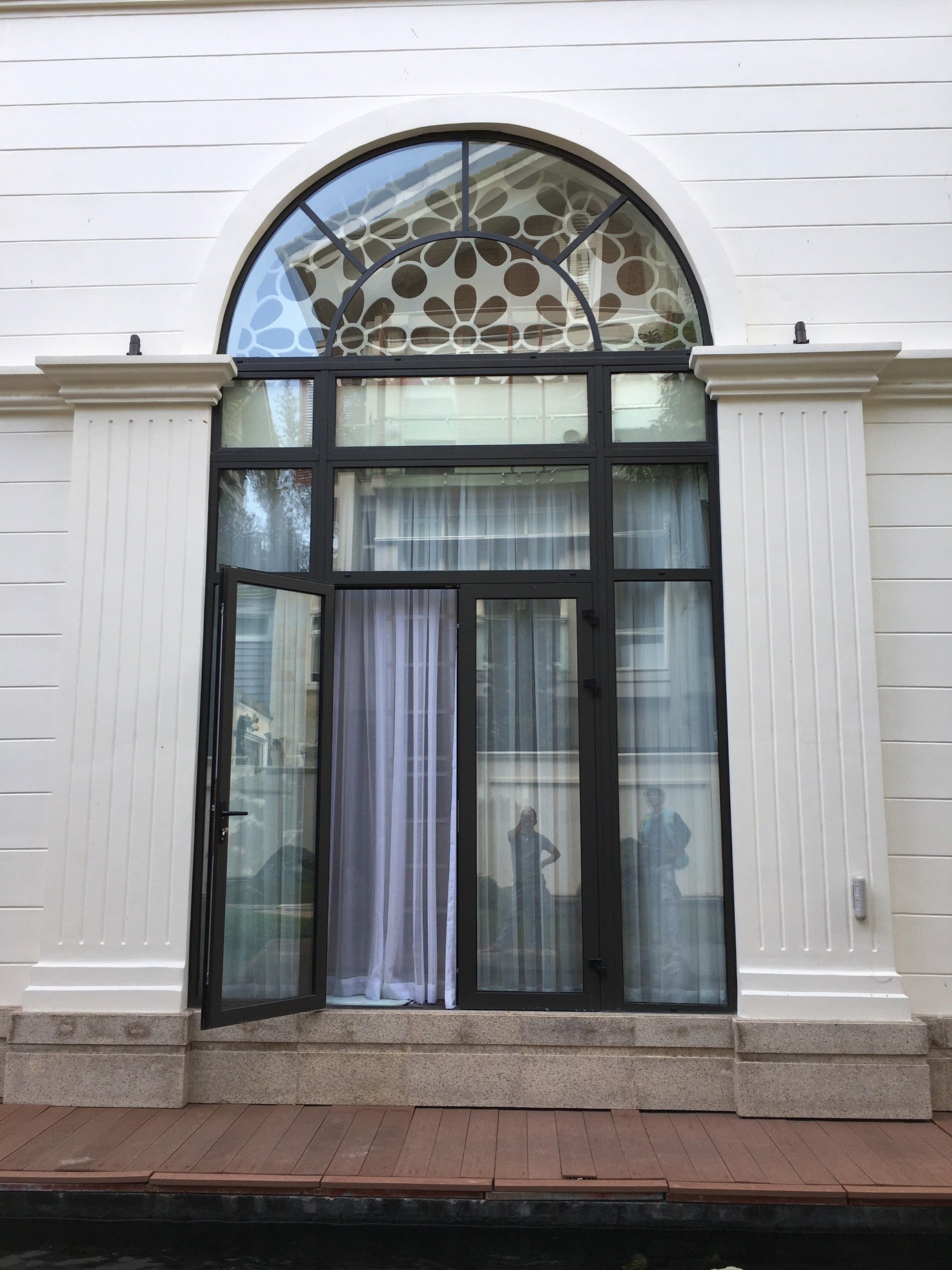 Cửa nhôm uốn vòm Eurowindow Cửa nhôm uốn vòm Eurowindow