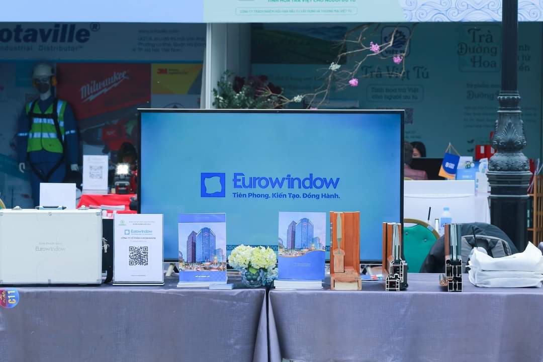 EUROWINDOW THAM GIA NGÀY HỘI KẾT NỐI CỦA HỘI DOANH NGHIỆP TRẺ HÀ NỘI��