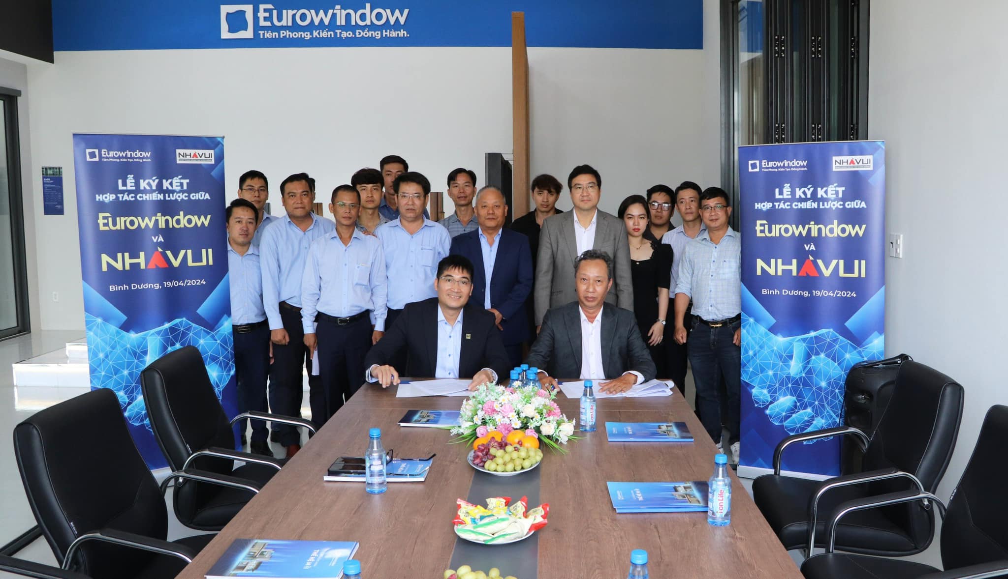 Eurowindow Ký Kết Hợp Tác Chiến Lược Với Nhà Vui Eurowindow Ký Kết Hợp Tác Chiến Lược Với Nhà Vui