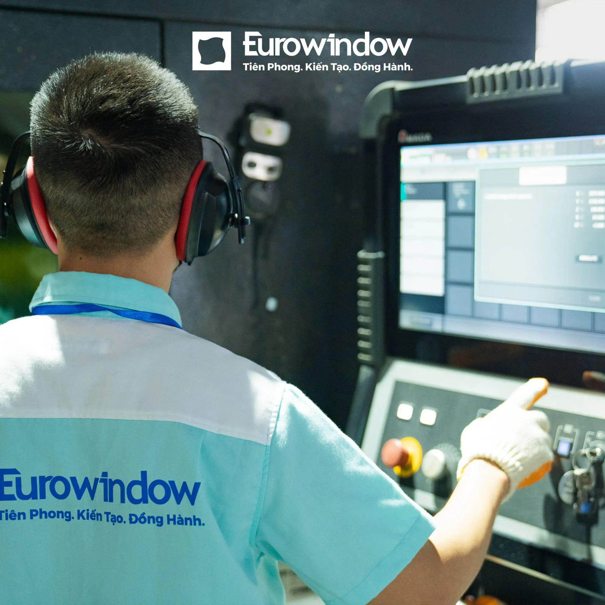 Khám Phá Quy Trình Khắt Khe Đằng Sau Sự Vững Chãi Của Cửa Eurowindow Khám Phá Quy Trình Kh��t Khe Đằng Sau Sự Vững Chãi Của Cửa Eurowindow